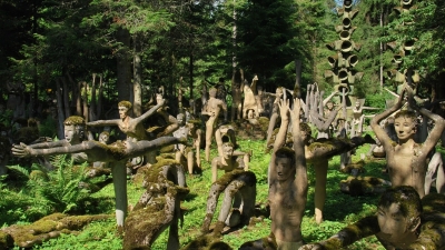Скульптуры гимнастов